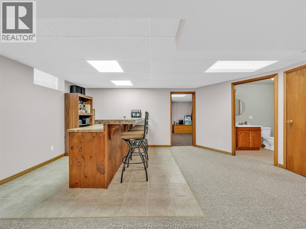 7 LONGBEACH DRIVE - 32