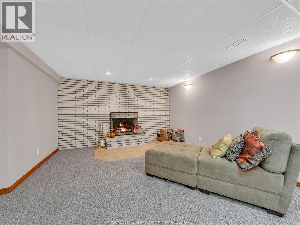 7 LONGBEACH DRIVE - 34
