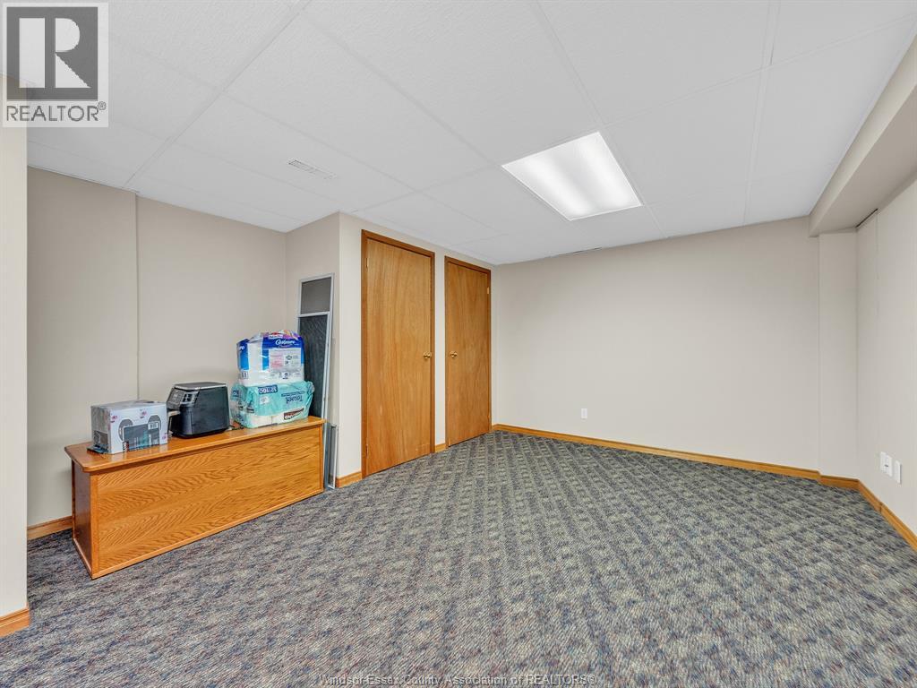 7 LONGBEACH DRIVE - 36