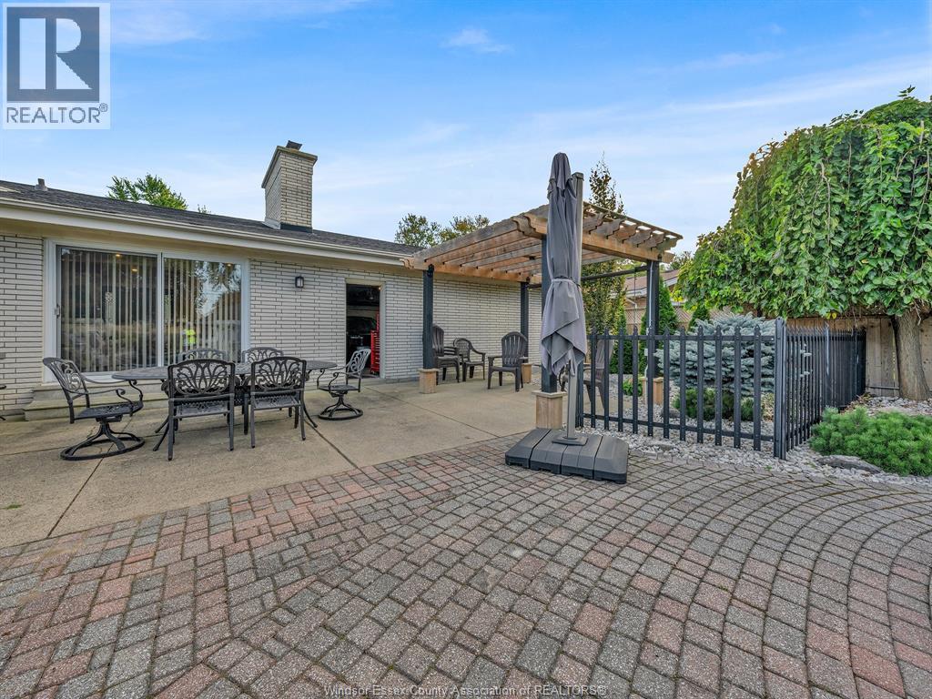 7 LONGBEACH DRIVE - 42