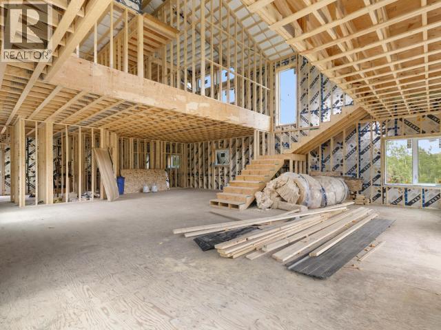 572 ROBINSON SUBDIVISION - 10