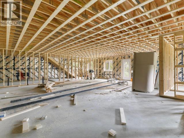 572 ROBINSON SUBDIVISION - Image 33