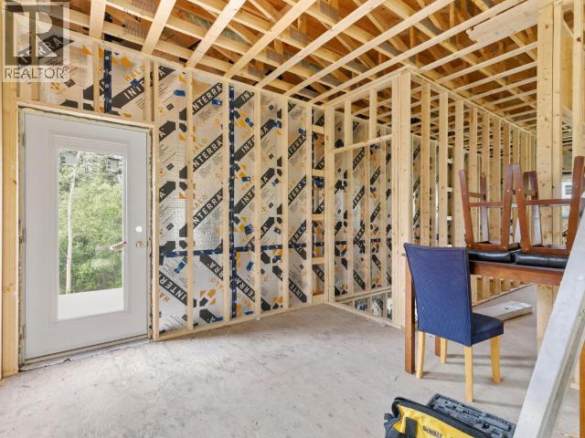 572 ROBINSON SUBDIVISION - 8