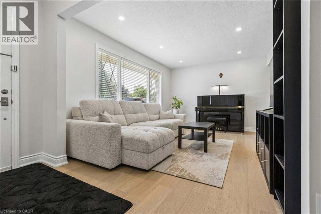 130 HUDSON Crescent - Image 4