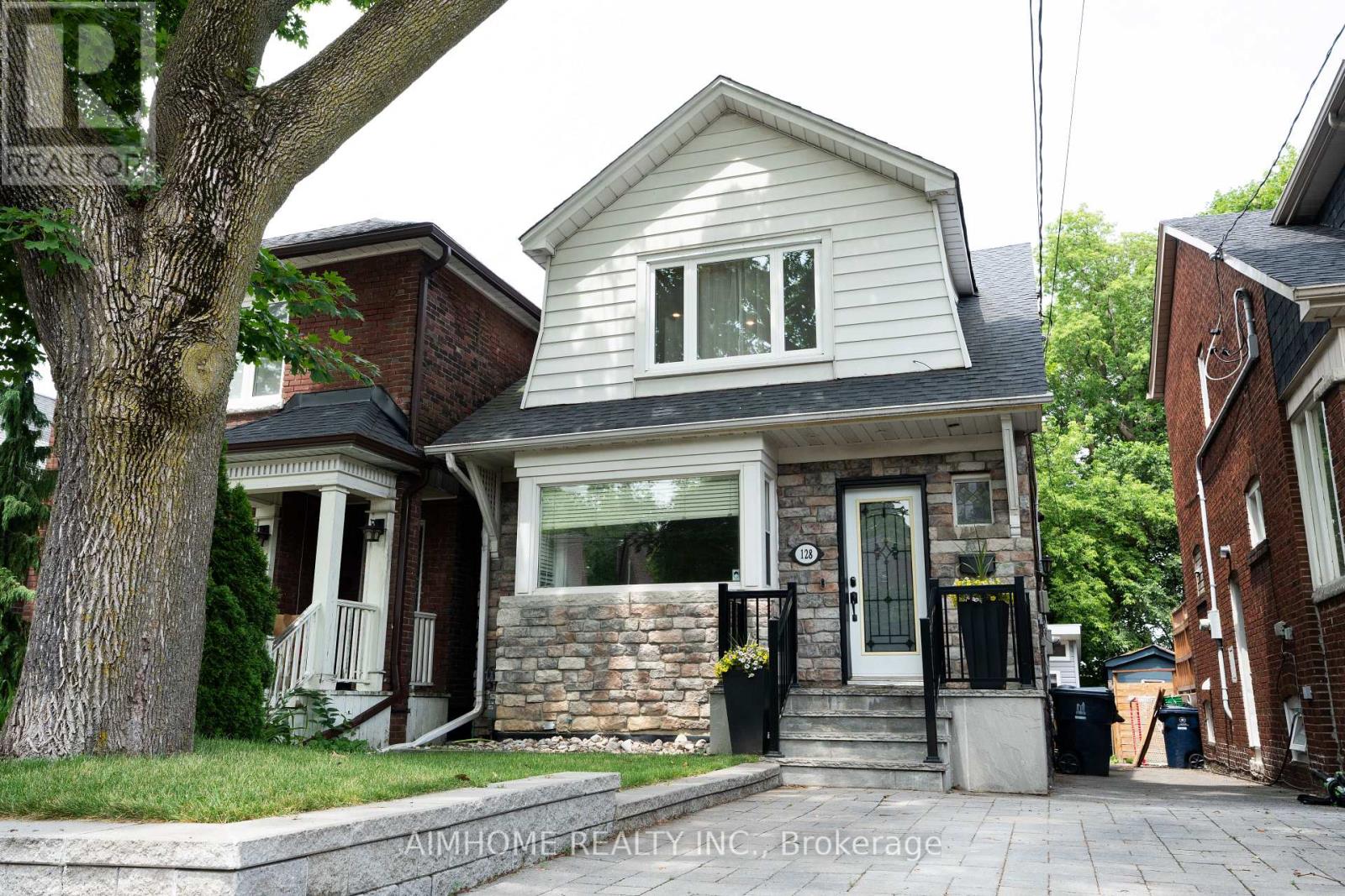 Photo of 128 Hopedale Avenue