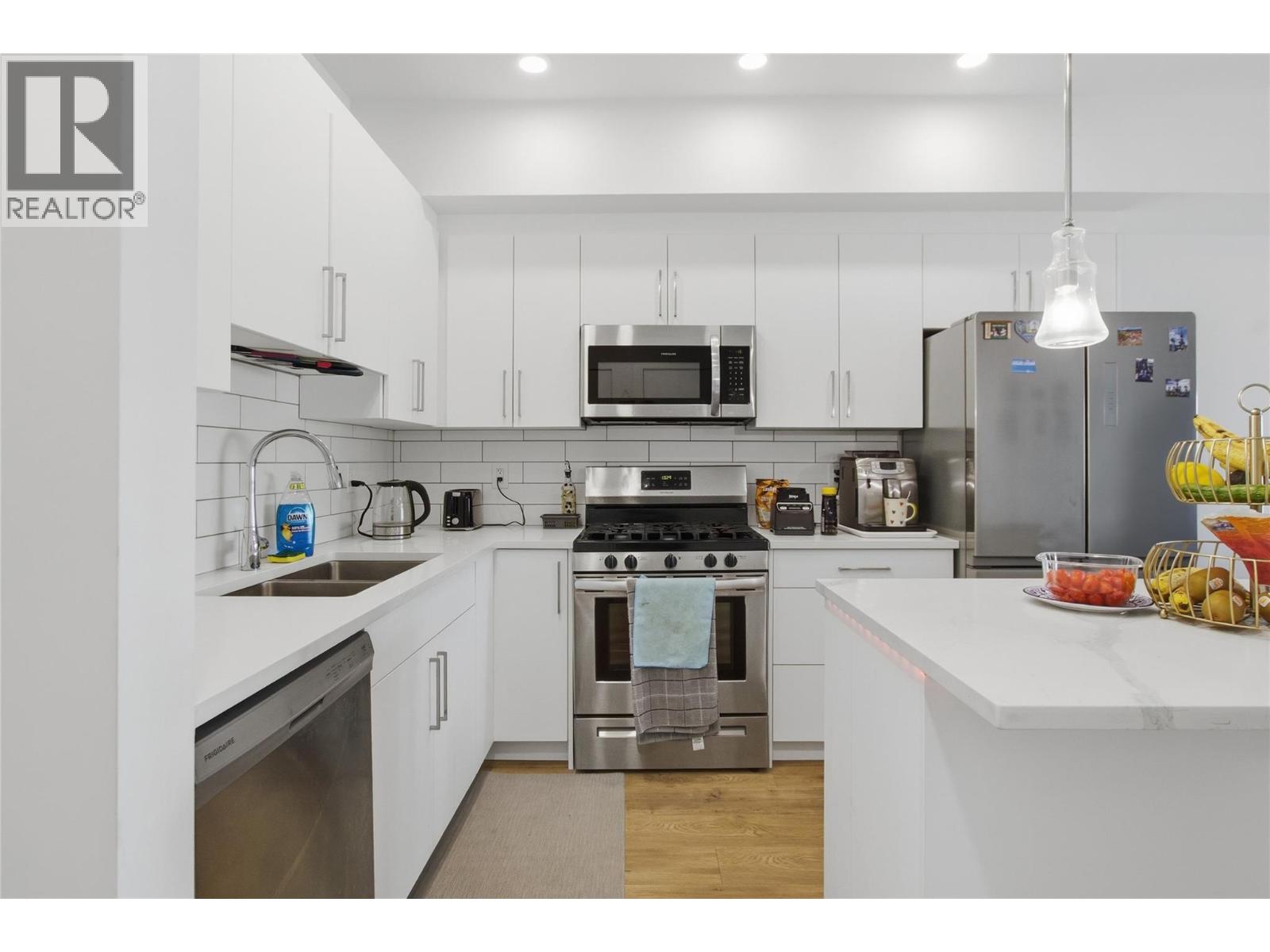 #216 2046 ROBSON Place - 4