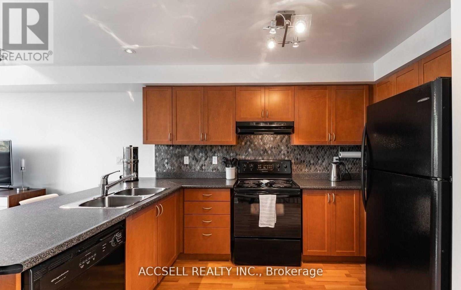 #229 3400 LAKE SHORE BOULEVARD W - 5