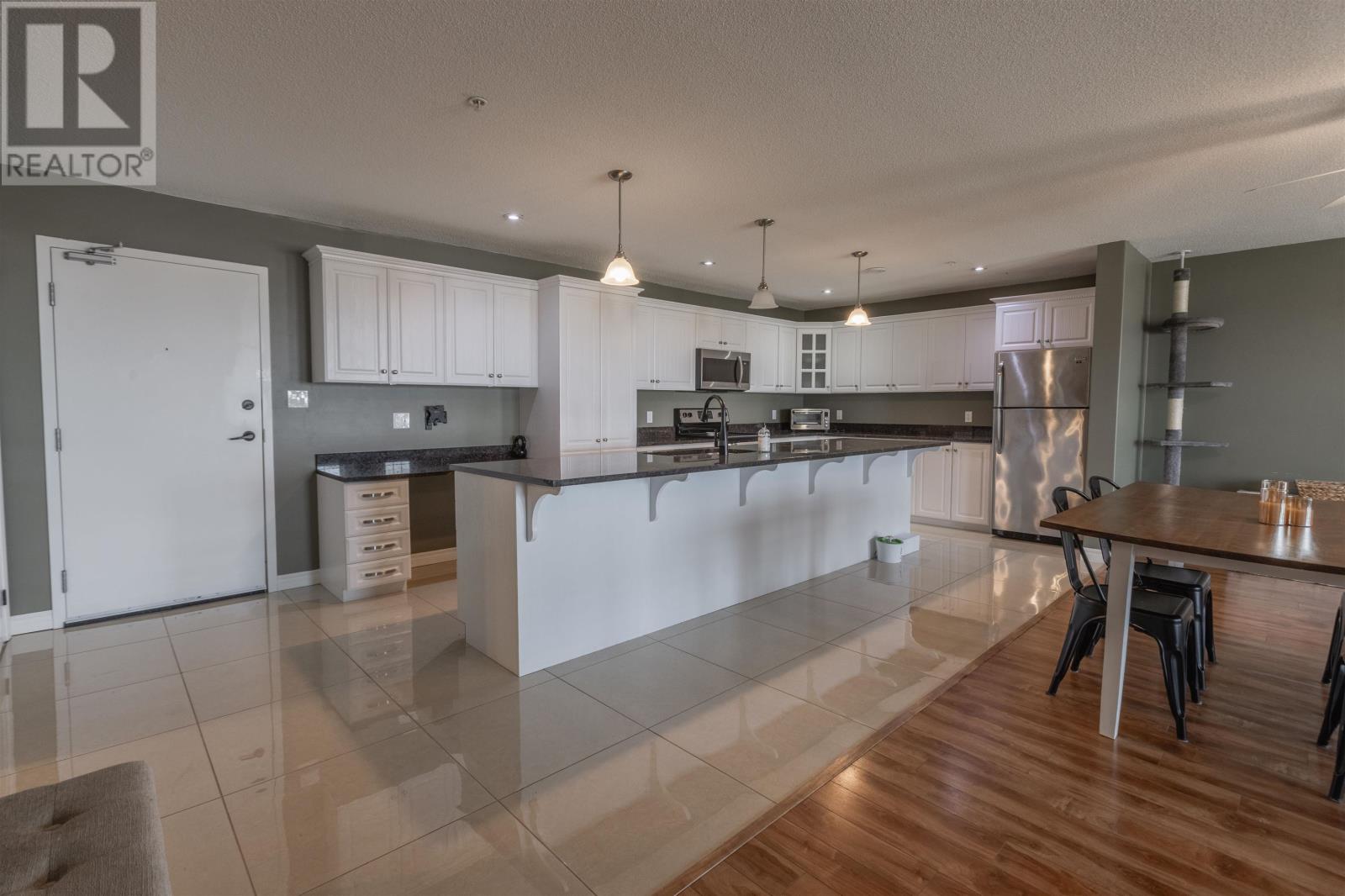 ##301 516 MACEWEN Road - 11