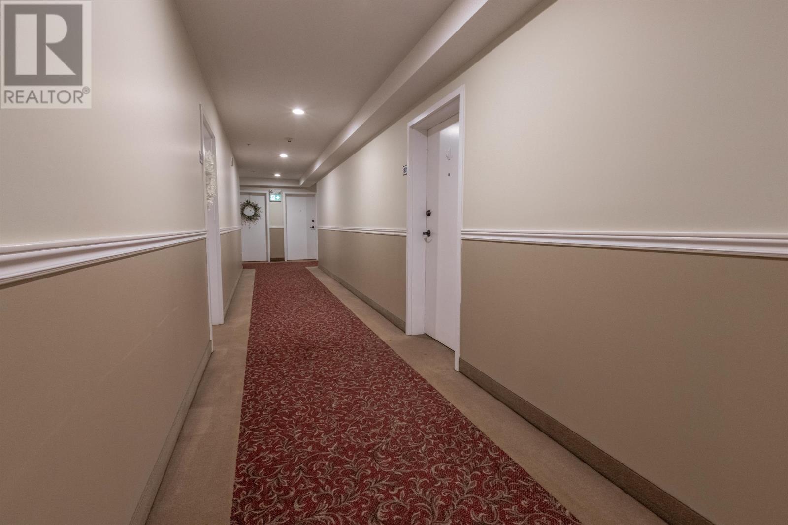 ##301 516 MACEWEN Road - 3