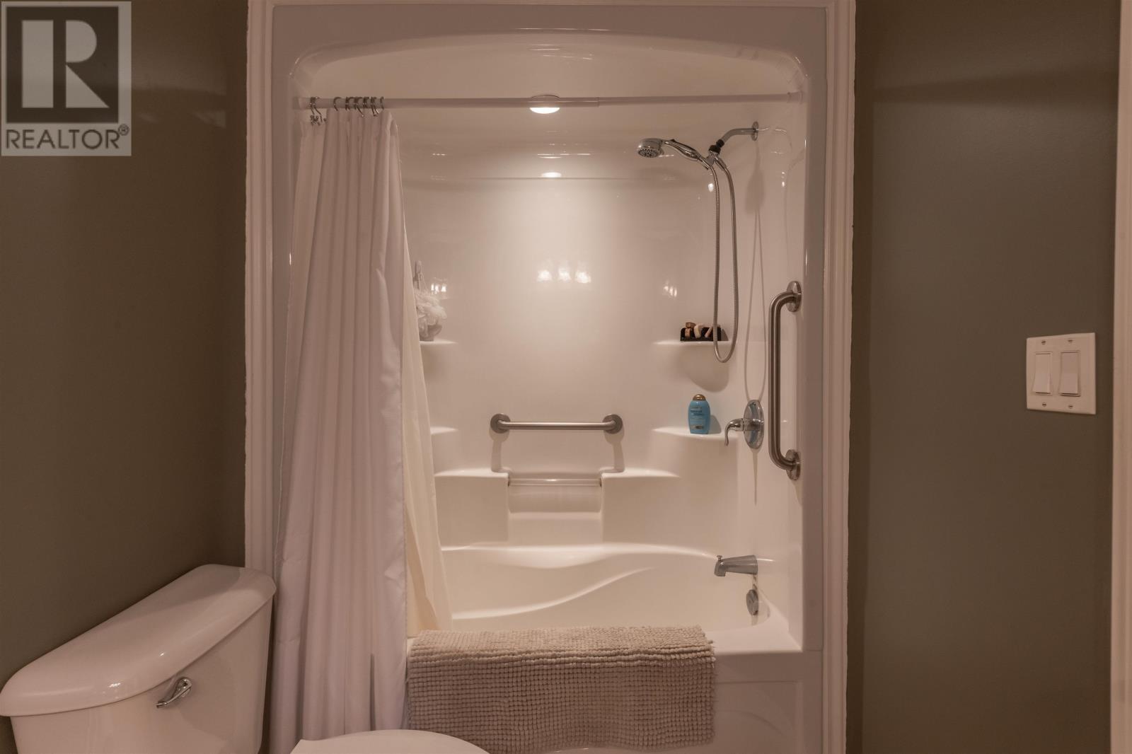 ##301 516 MACEWEN Road - 17