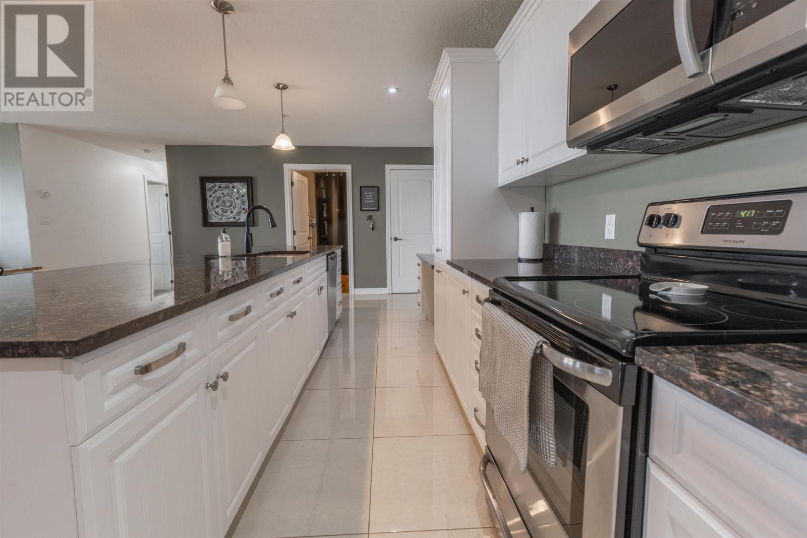 ##301 516 MACEWEN Road - 8