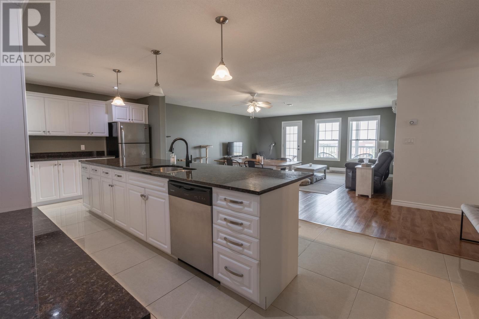 ##301 516 MACEWEN Road - 9