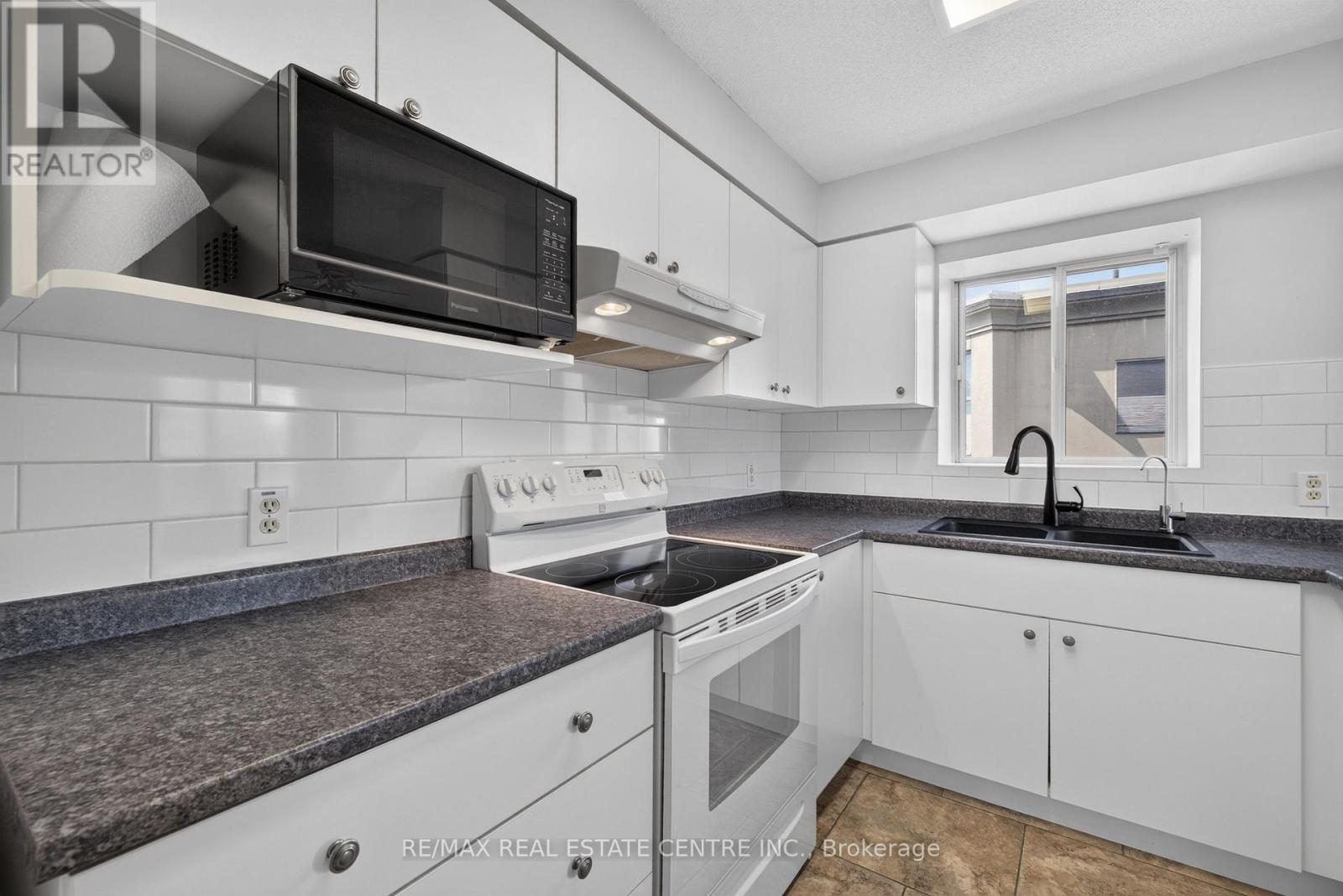 #602 281 BRISTOL STREET - 14