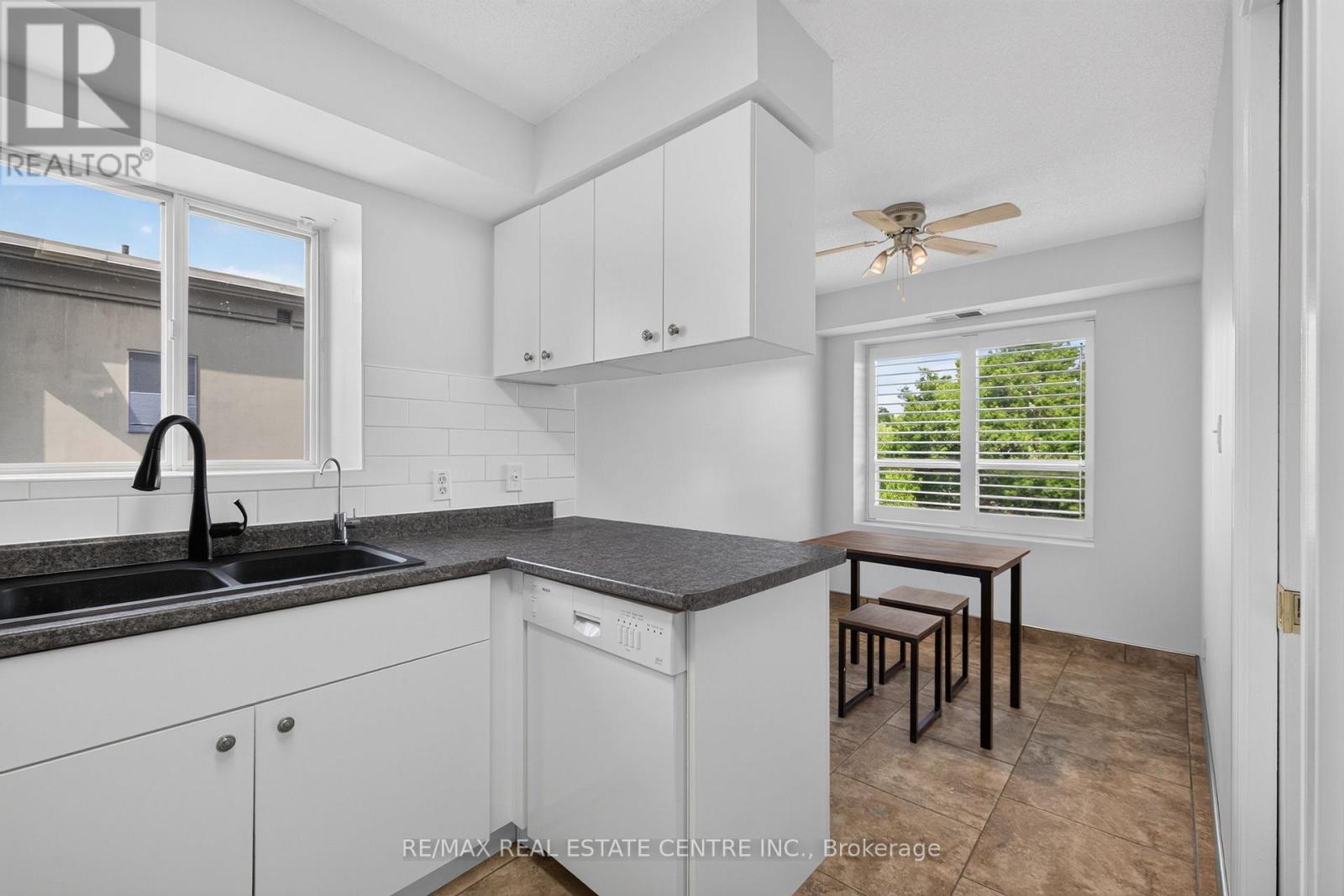 #602 281 BRISTOL STREET - 17