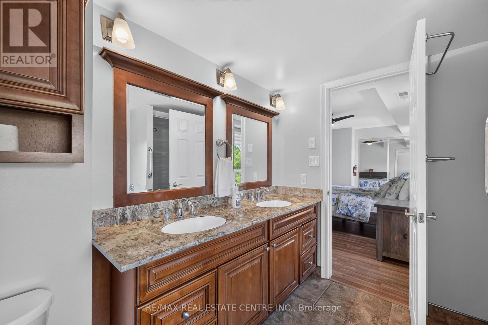 #602 281 BRISTOL STREET - 24