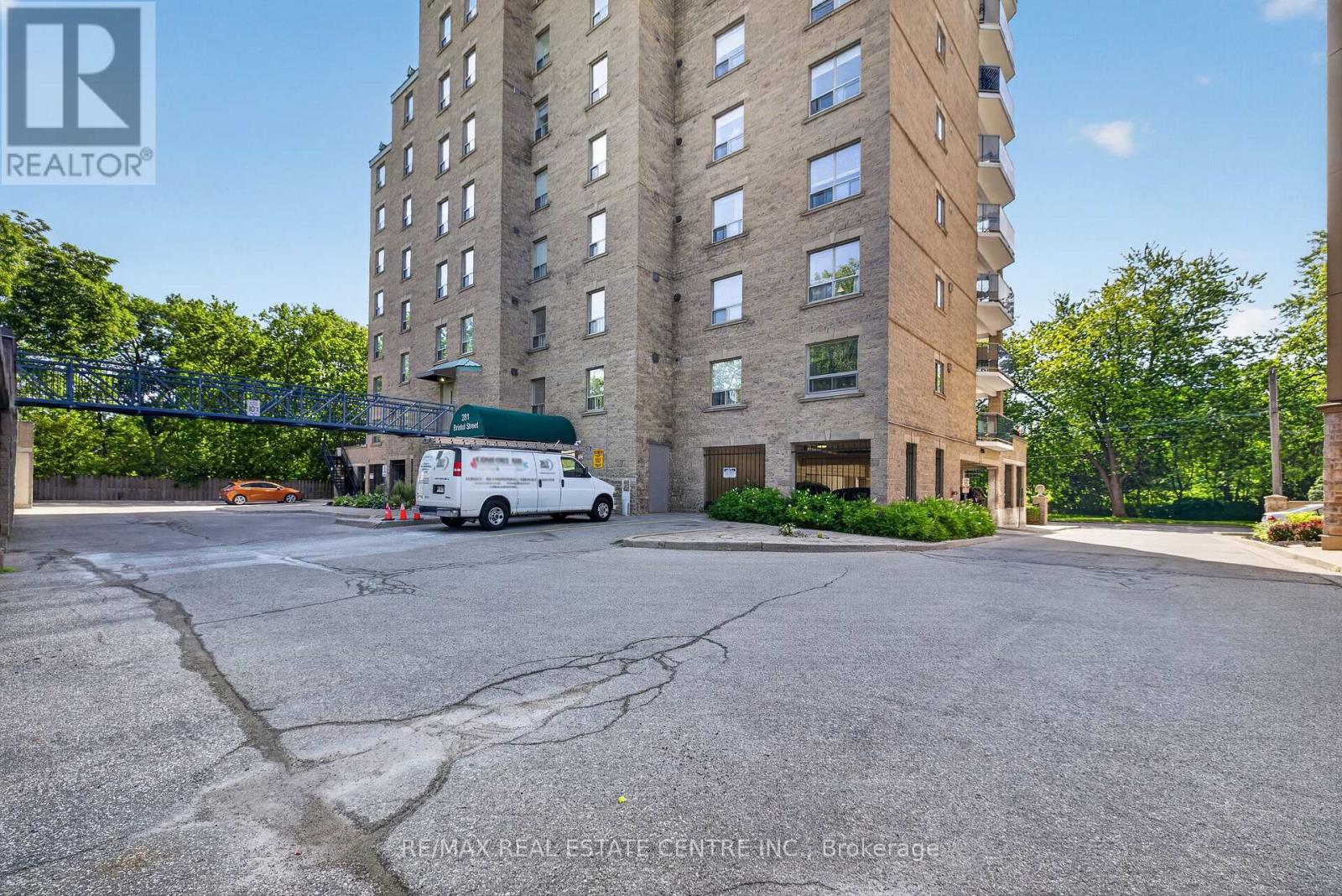 #602 281 BRISTOL STREET - 35