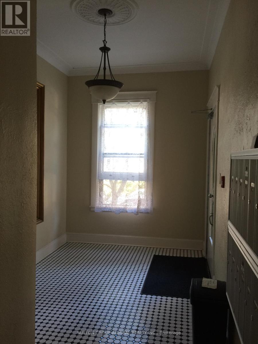 162 DALY AVENUE - 10