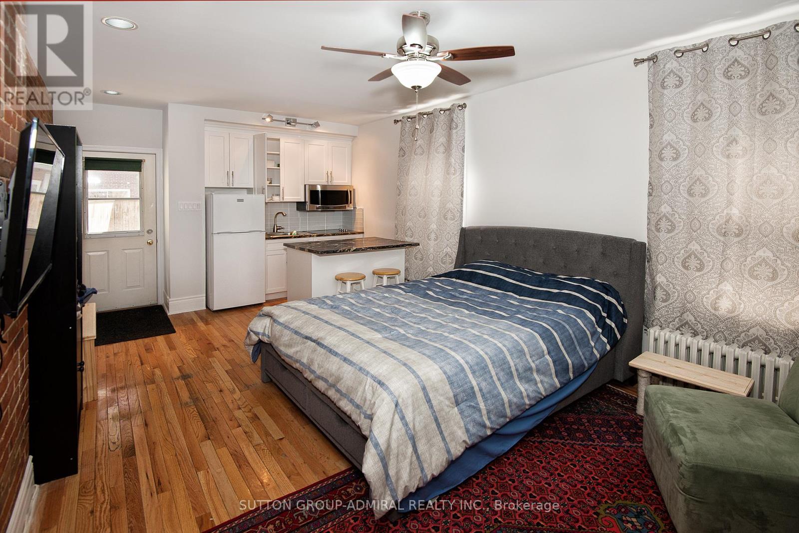 162 DALY AVENUE - 31