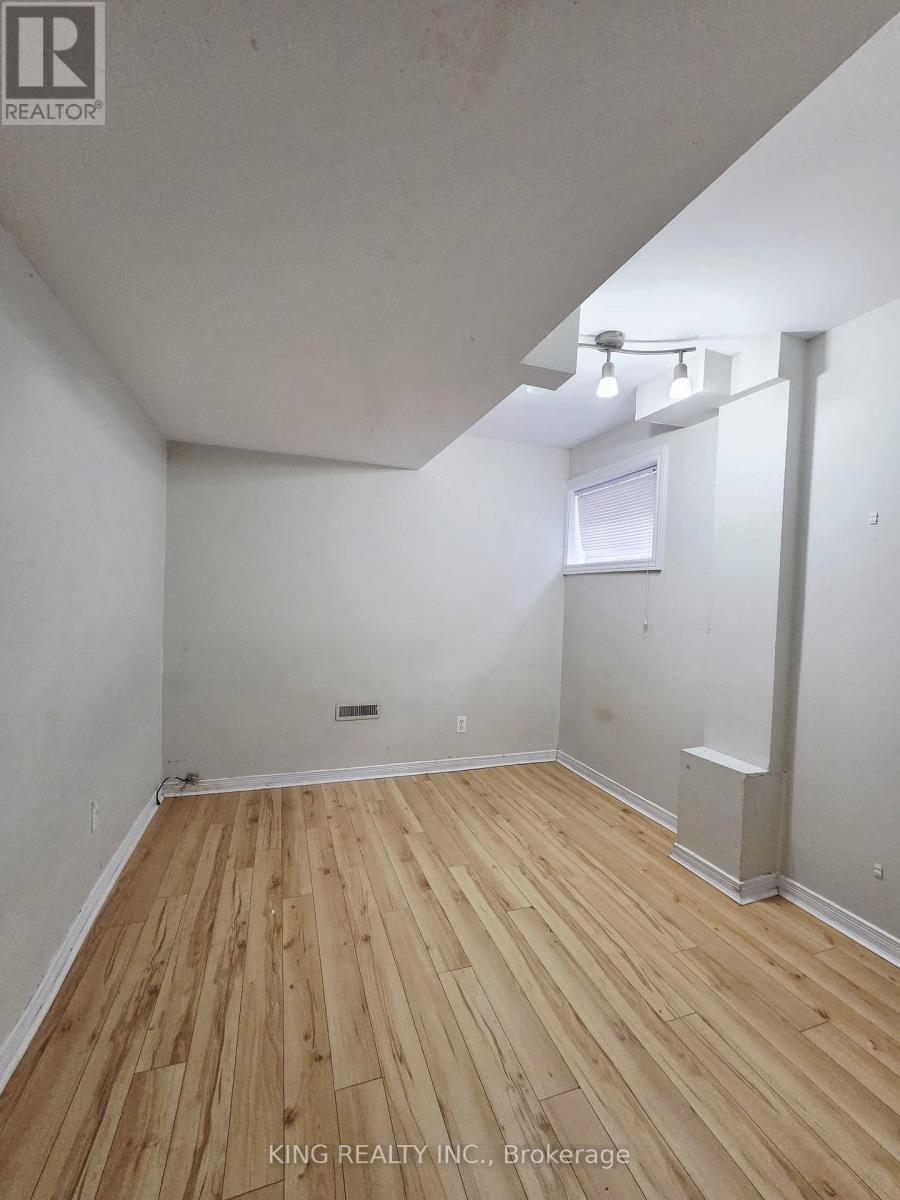 322 FLEMING DRIVE - 18