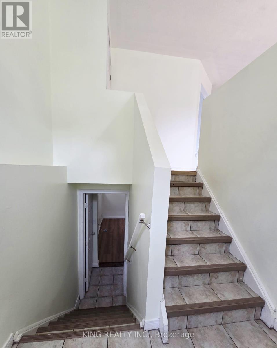 322 FLEMING DRIVE - 28