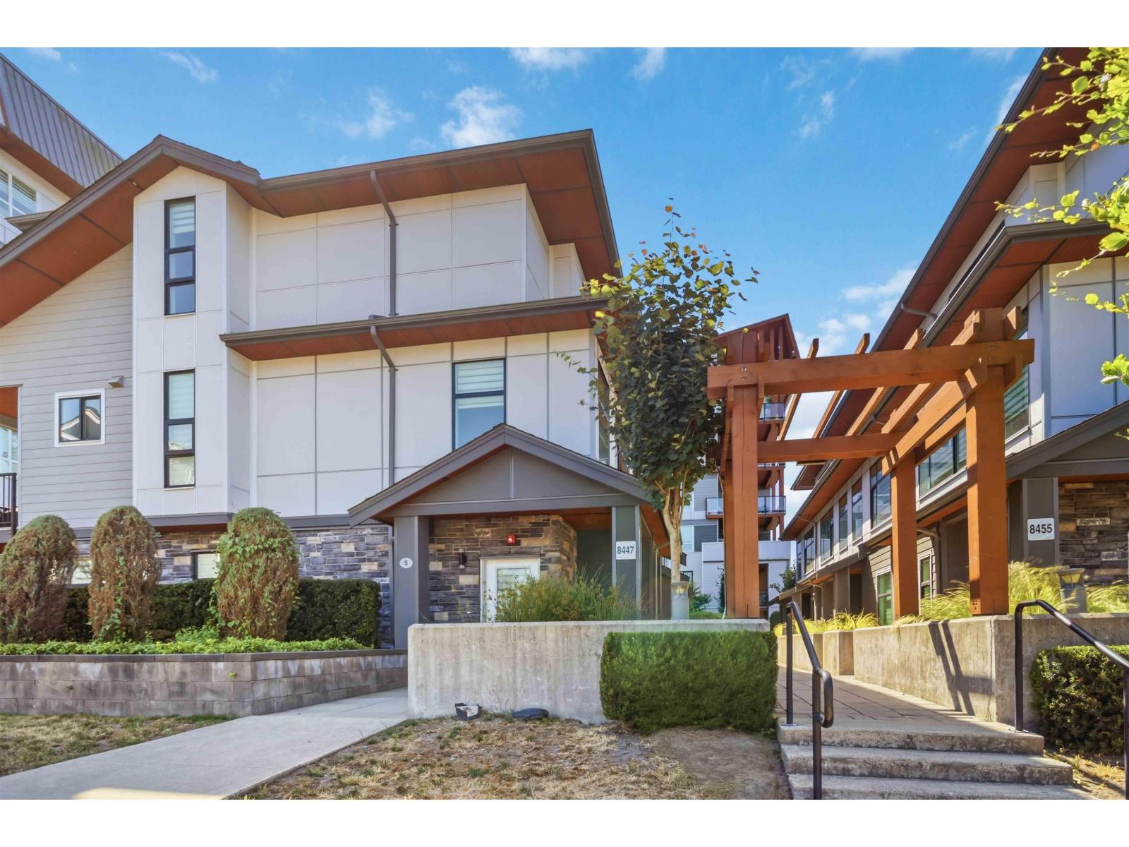 8 8447 115 STREET, Delta