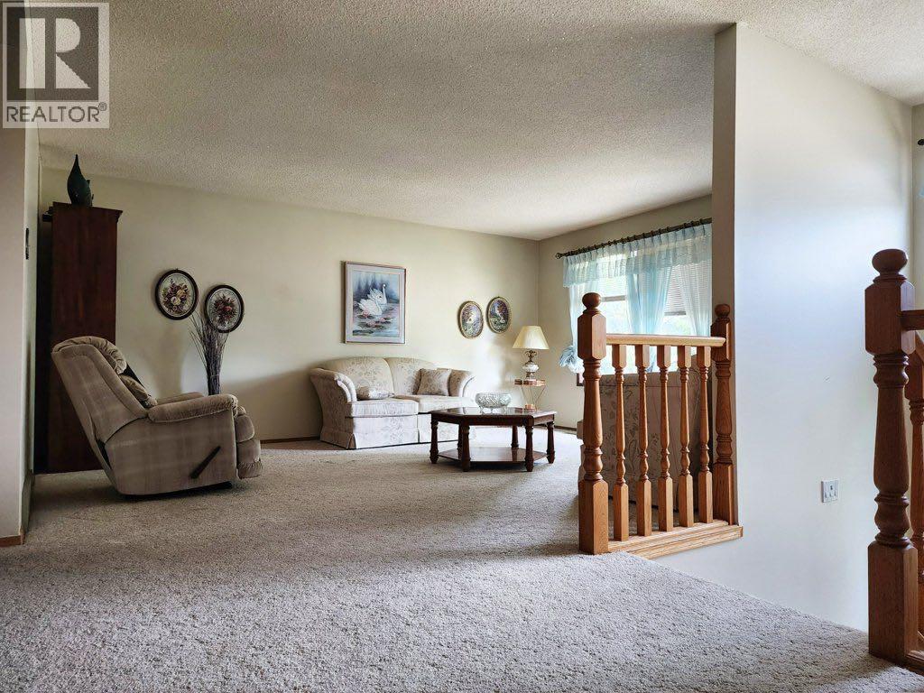 1818 Lakeside Road S - 5