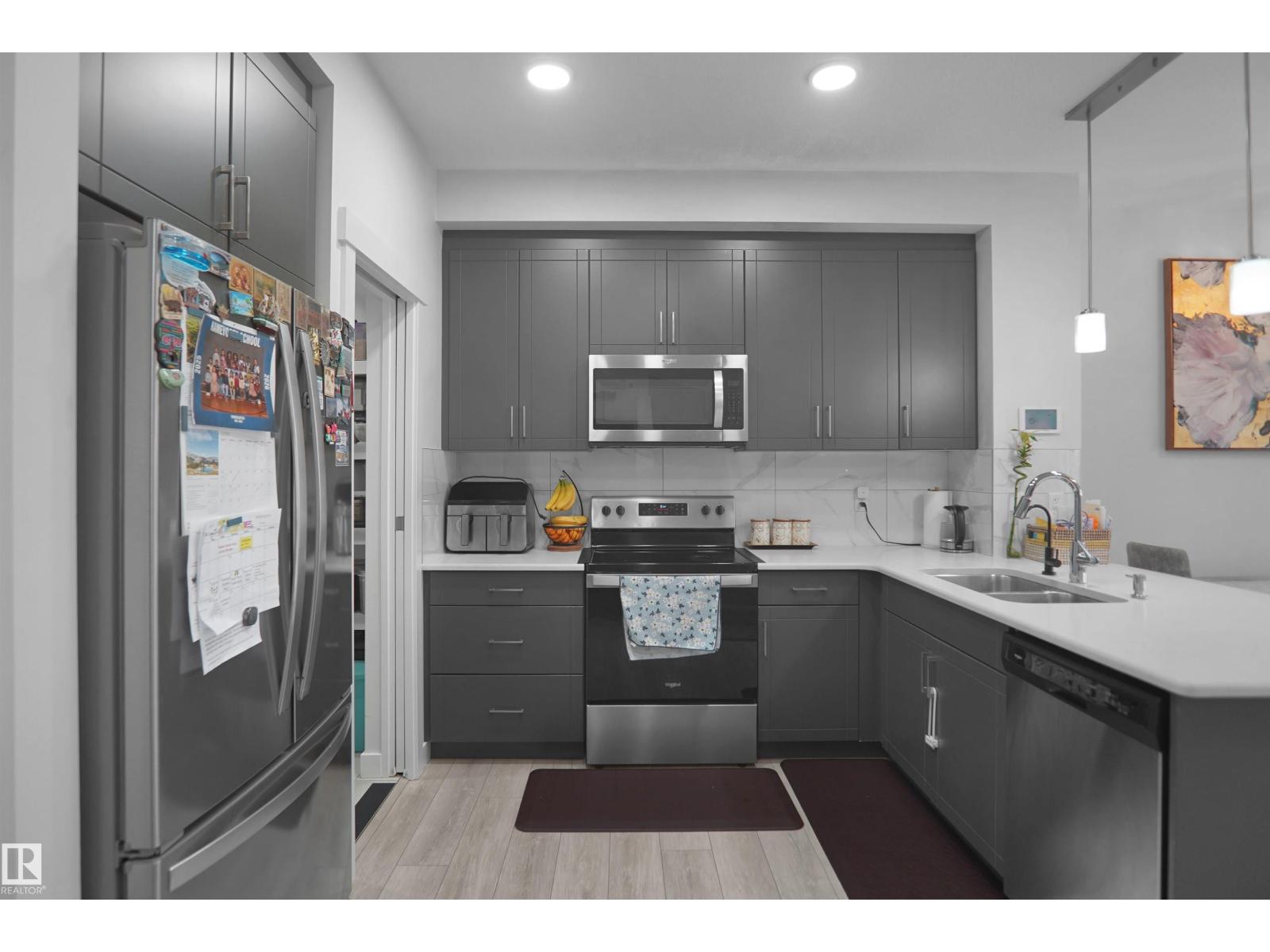 2551 12 AV NW - 15