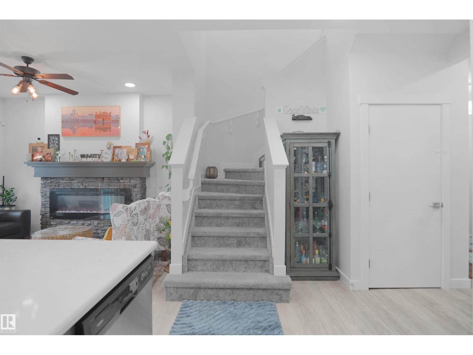 2551 12 AV NW - 19