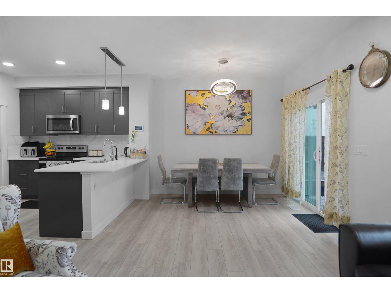 2551 12 AV NW - 24