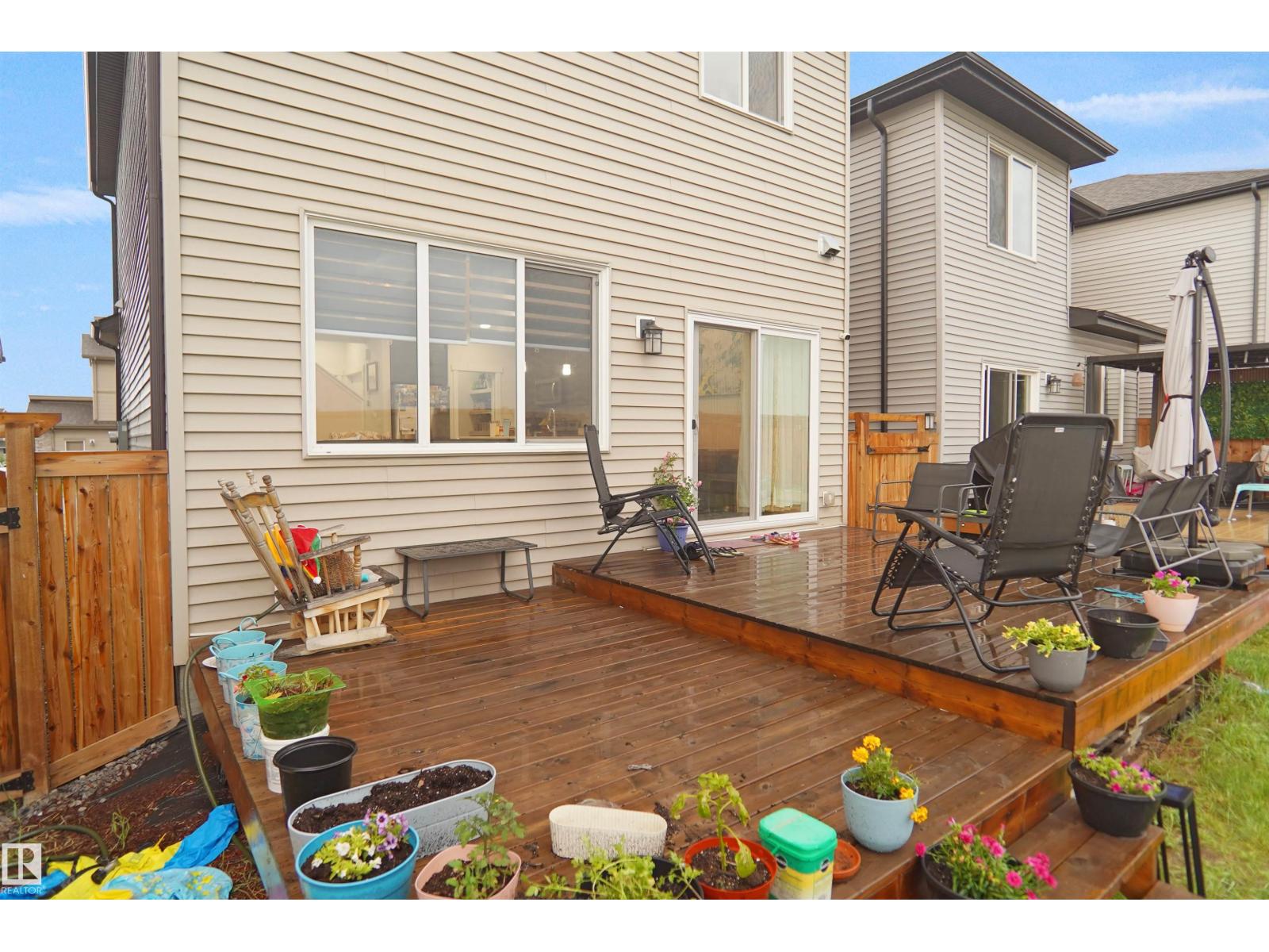 2551 12 AV NW - 40