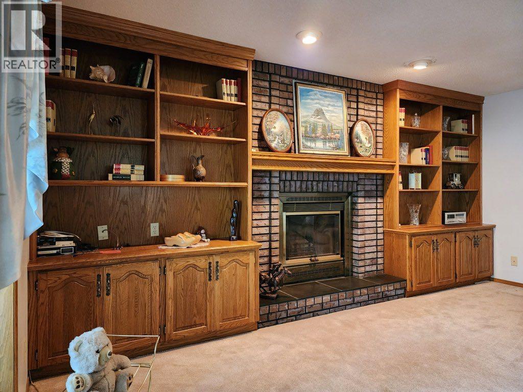 1818 Lakeside Road S - 14