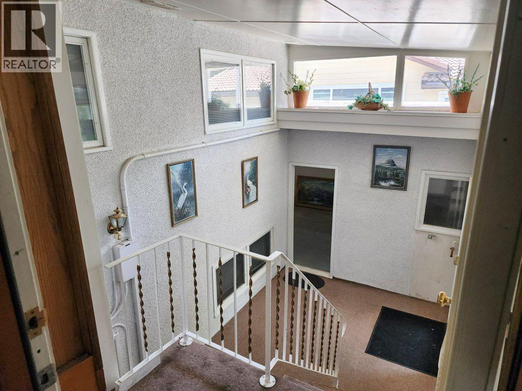 1818 Lakeside Road S - 16