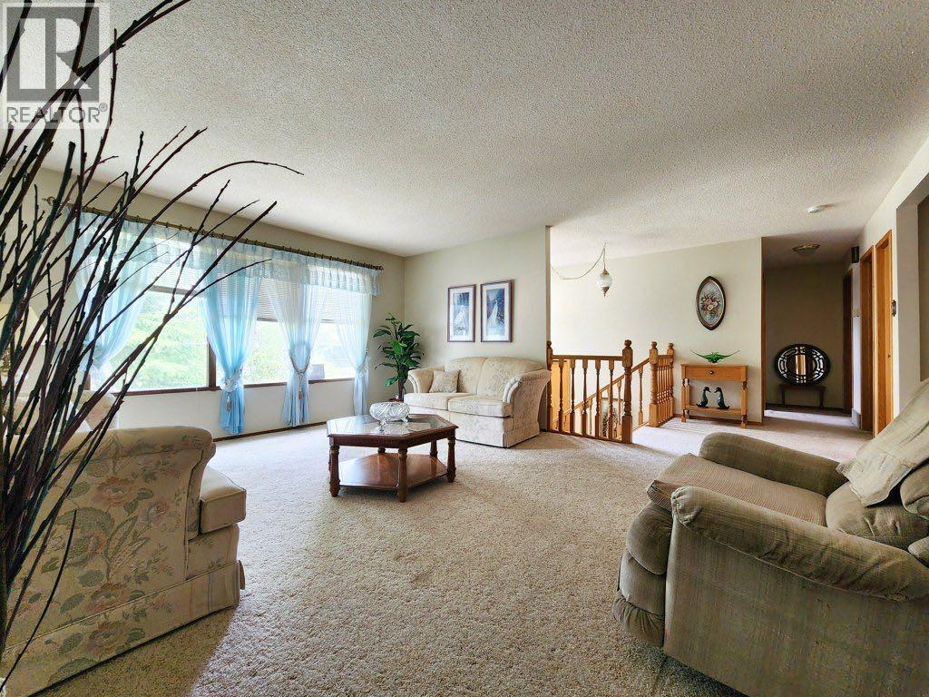 1818 Lakeside Road S - 6