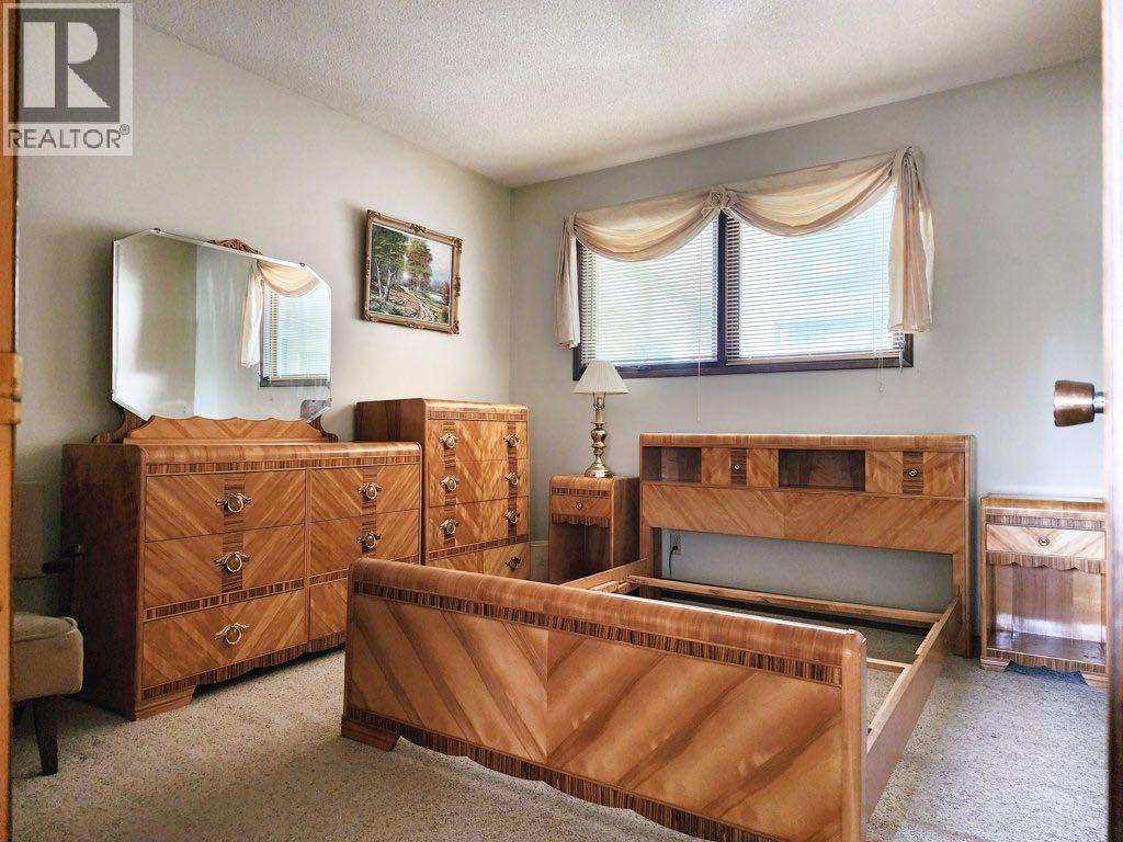 1818 Lakeside Road S - 8