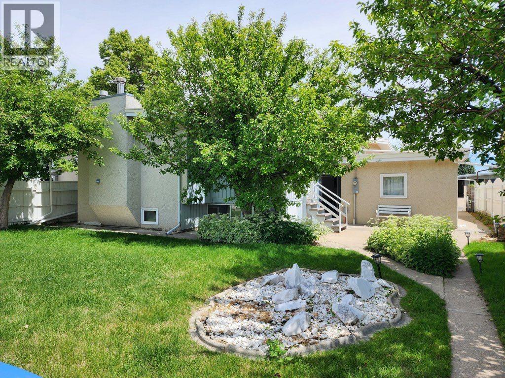 1818 Lakeside Road S - 27