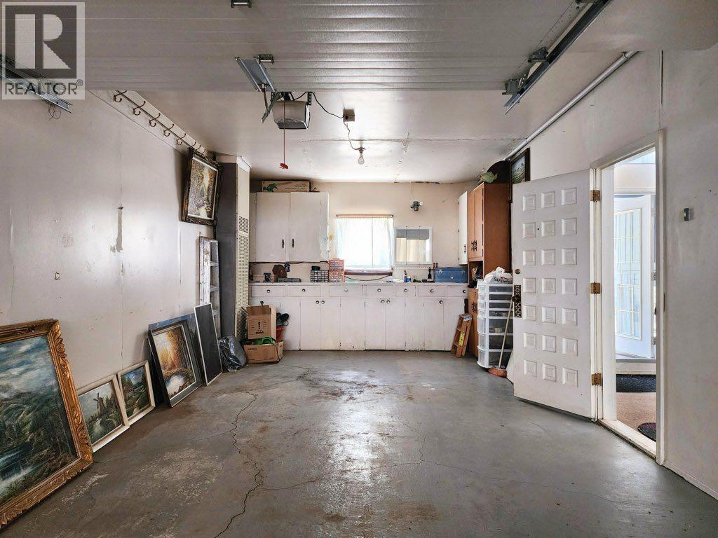 1818 Lakeside Road S - 28