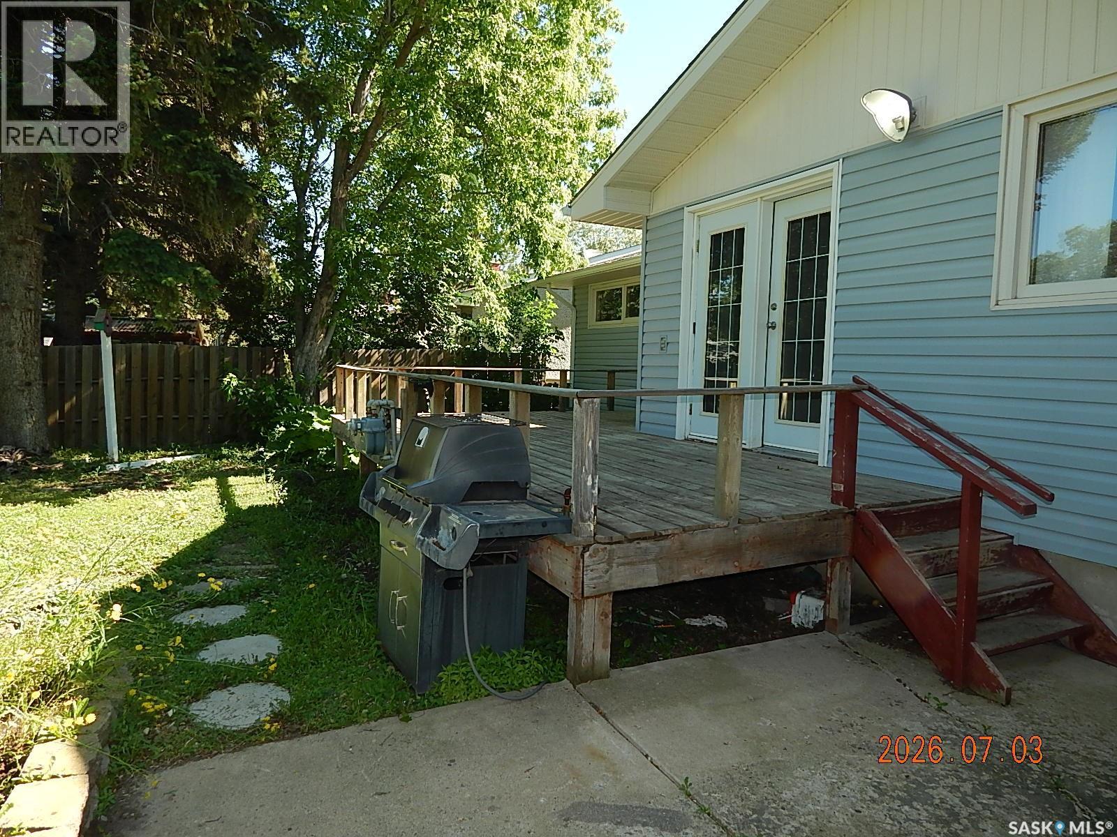 710 3RD STREET E - 32