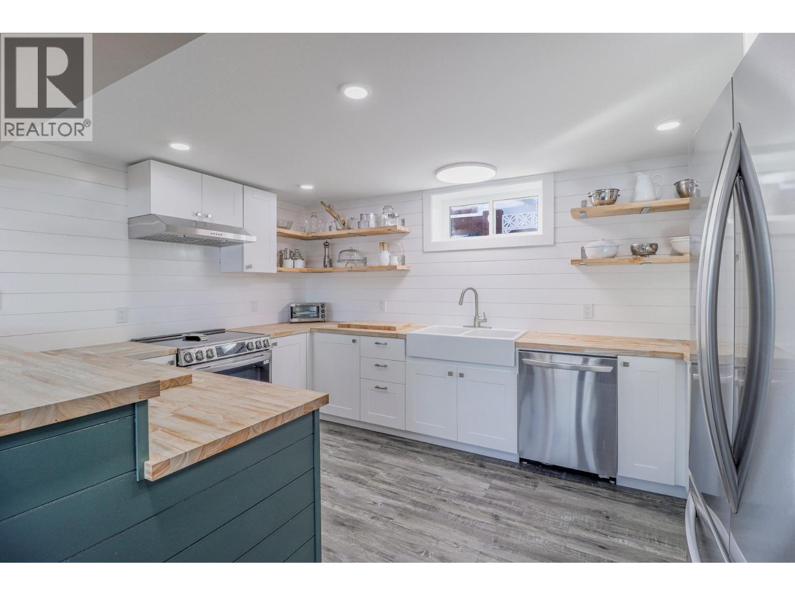 1405 2A Avenue S - 25