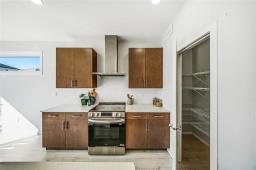 18 Gottfried Point, Winnipeg, MB R2C5T5 Photo 13