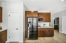 18 Gottfried Point, Winnipeg, MB R2C5T5 Photo 14