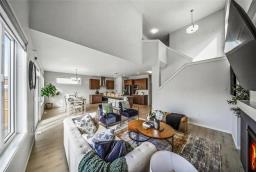 18 Gottfried Point, Winnipeg, MB R2C5T5 Photo 9