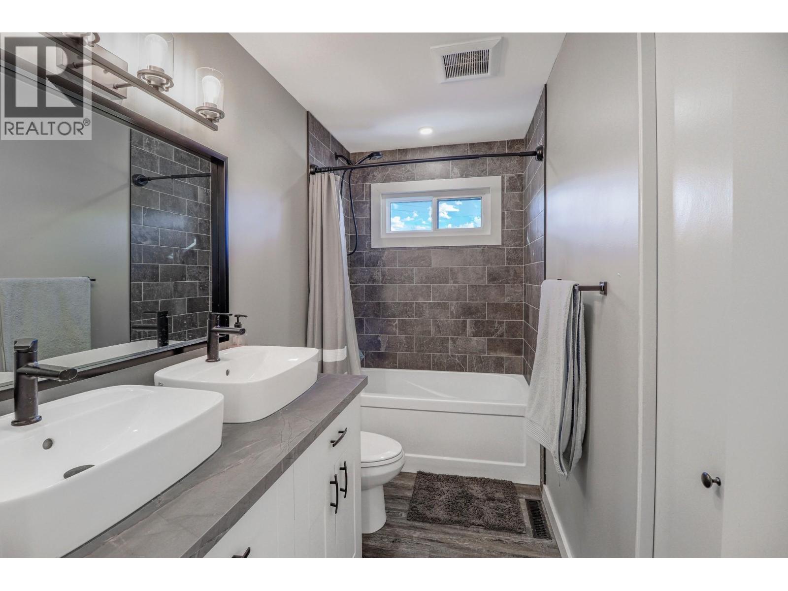 1405 2A Avenue S - 18