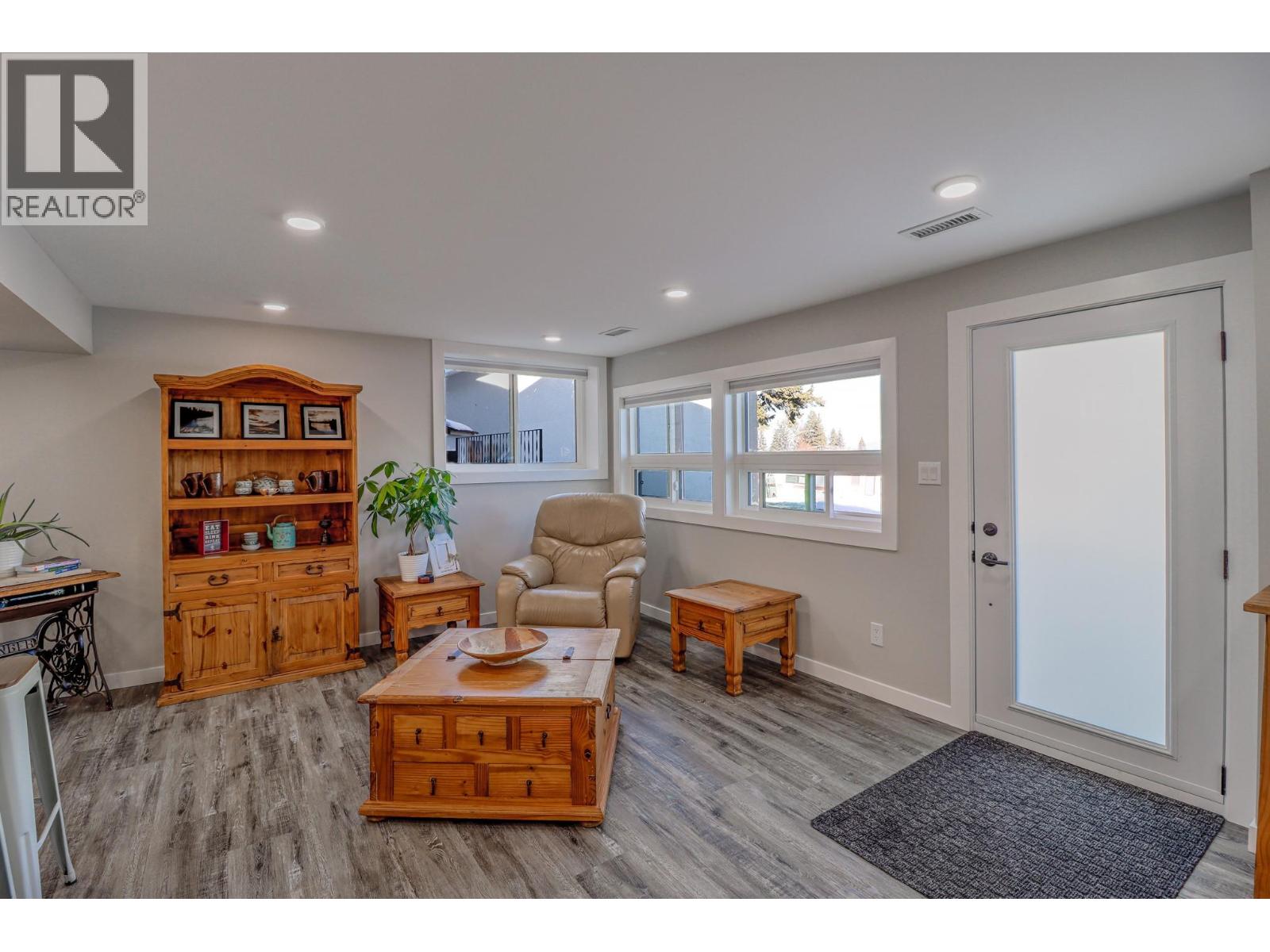 1405 2A Avenue S - 22