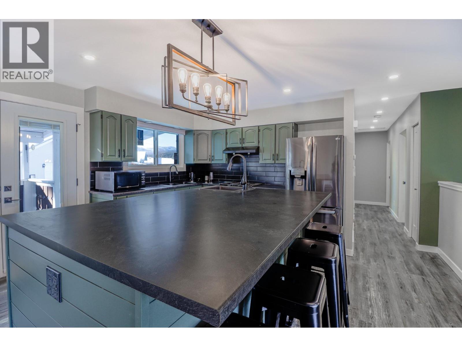 1405 2A Avenue S - 13