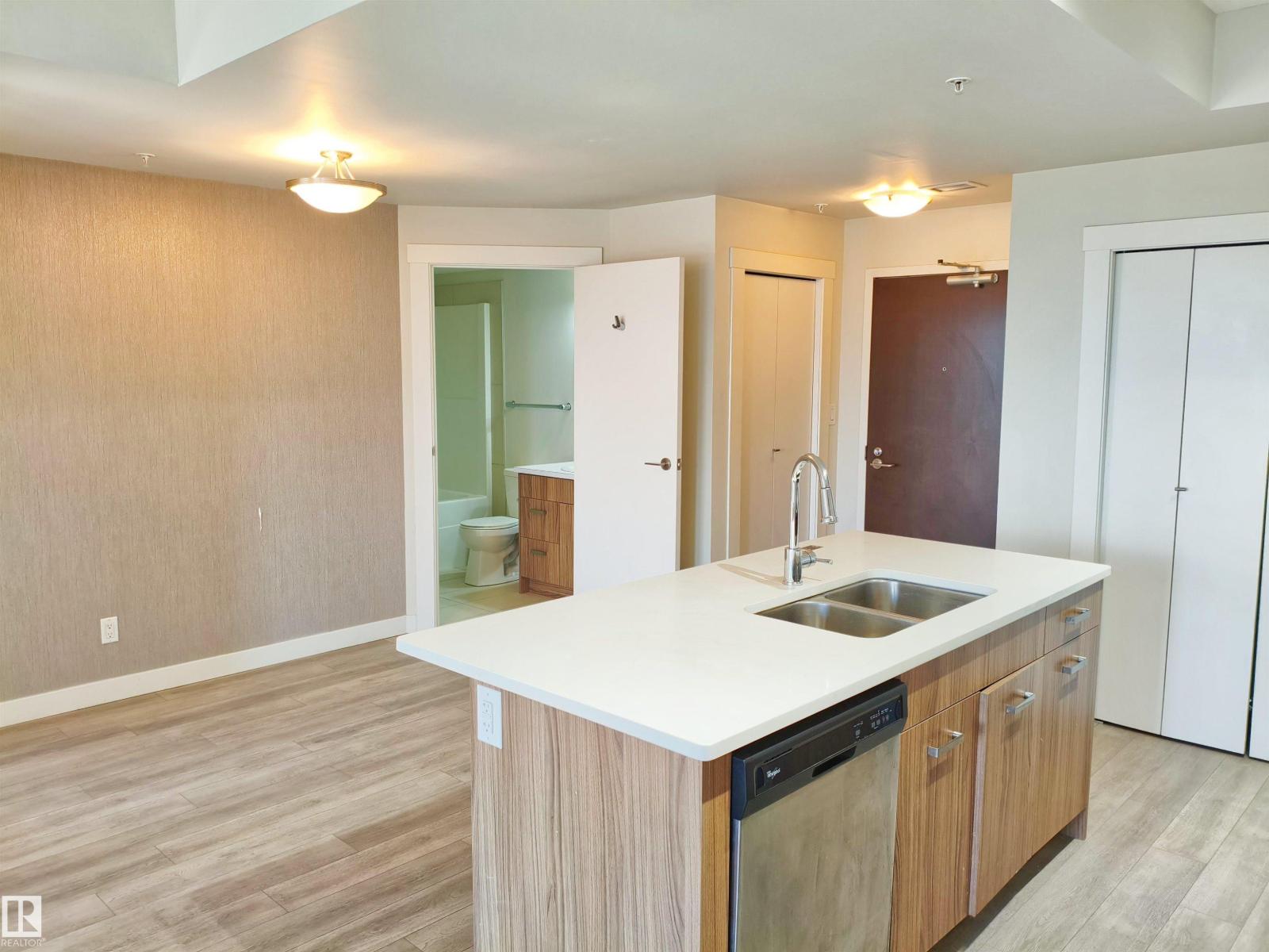#2505 10410 102 AV NW - 22