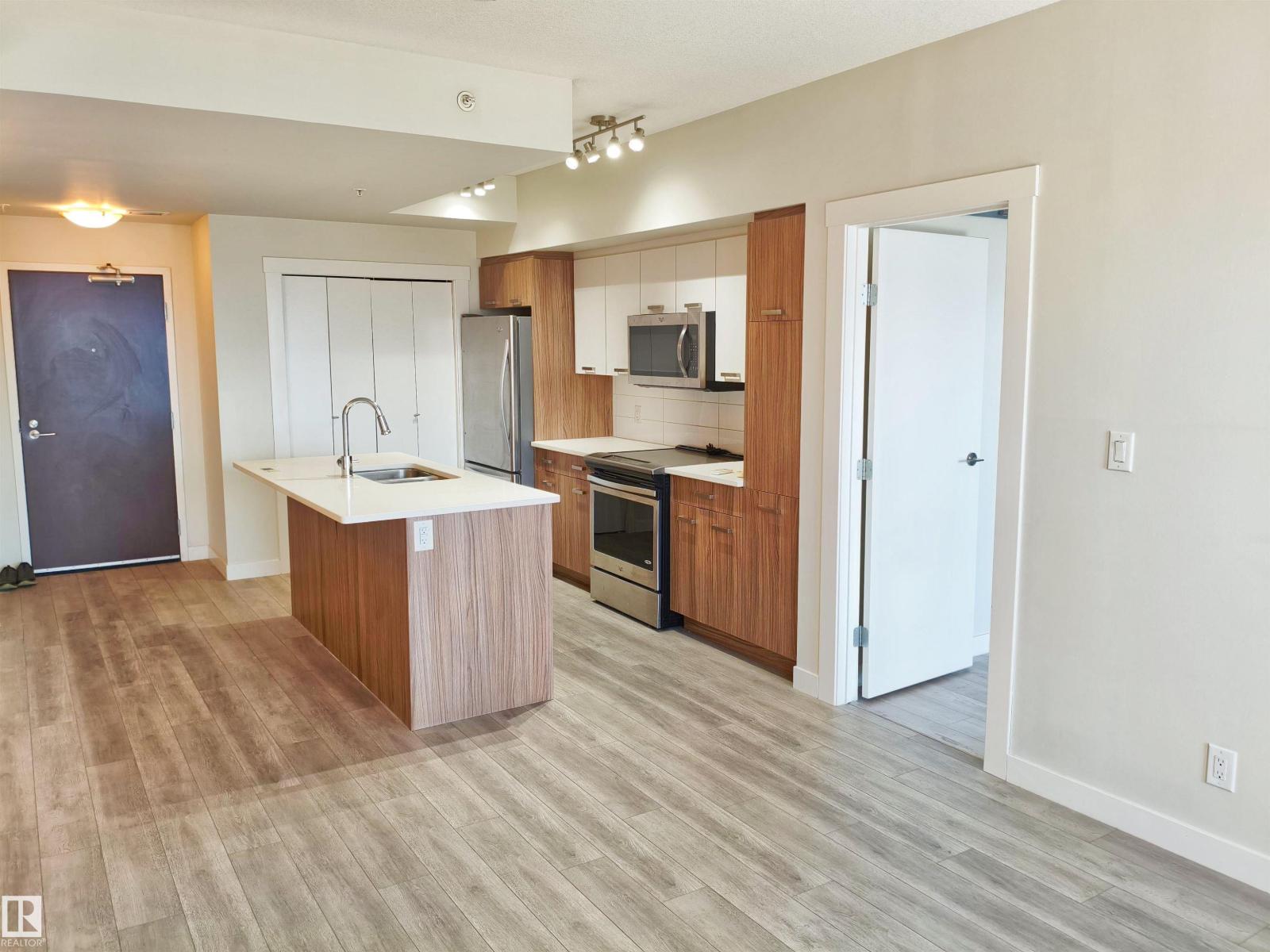 #2505 10410 102 AV NW - 19