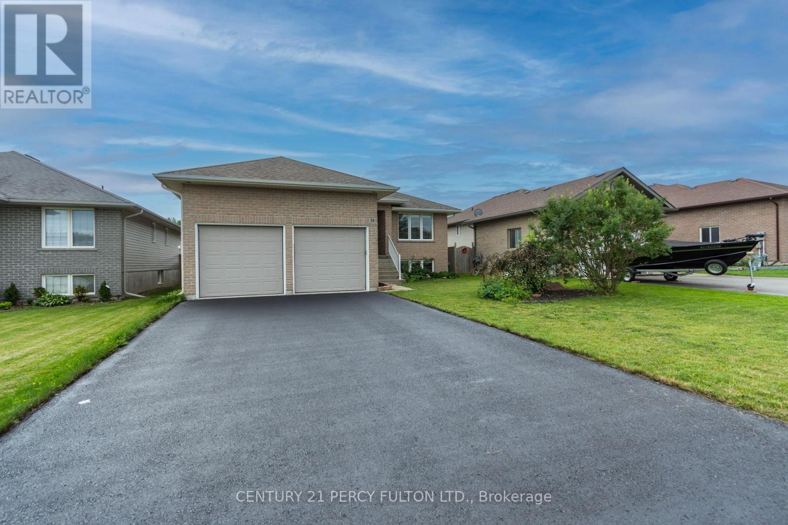 28 FREEDOM CRESCENT - 2