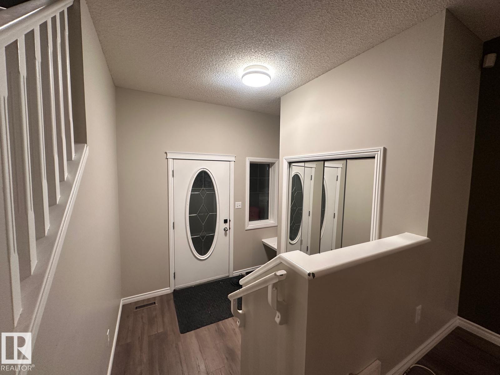 417 86 St SW photo 2 — MLS® E4497365