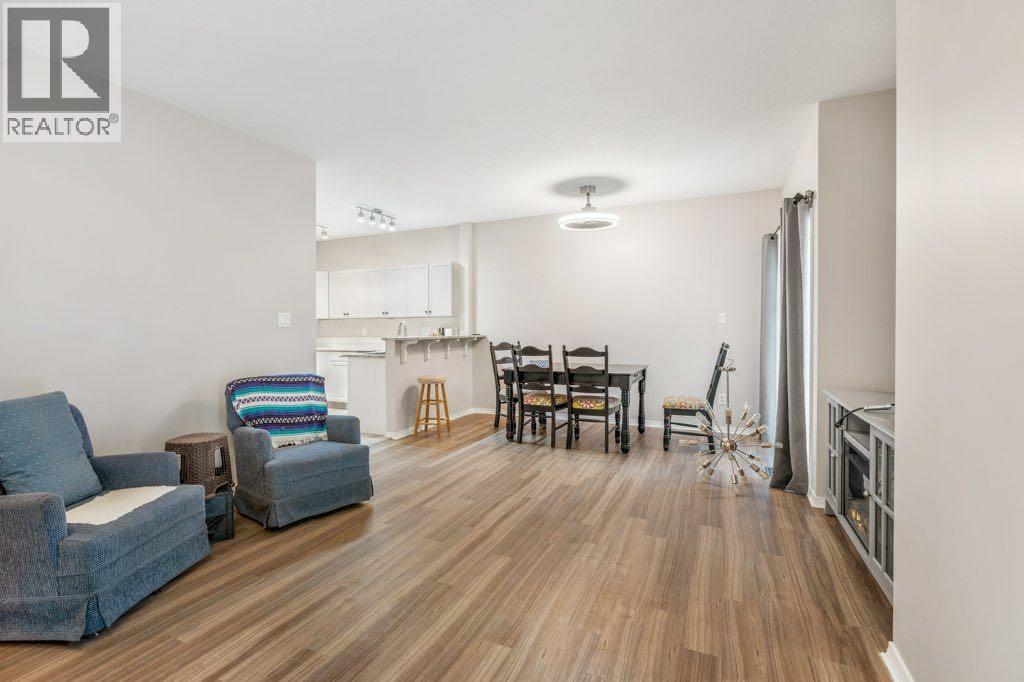 #2 121 Silkstone Road W - 4