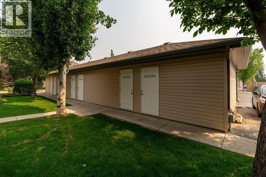 #2 121 Silkstone Road W - 26